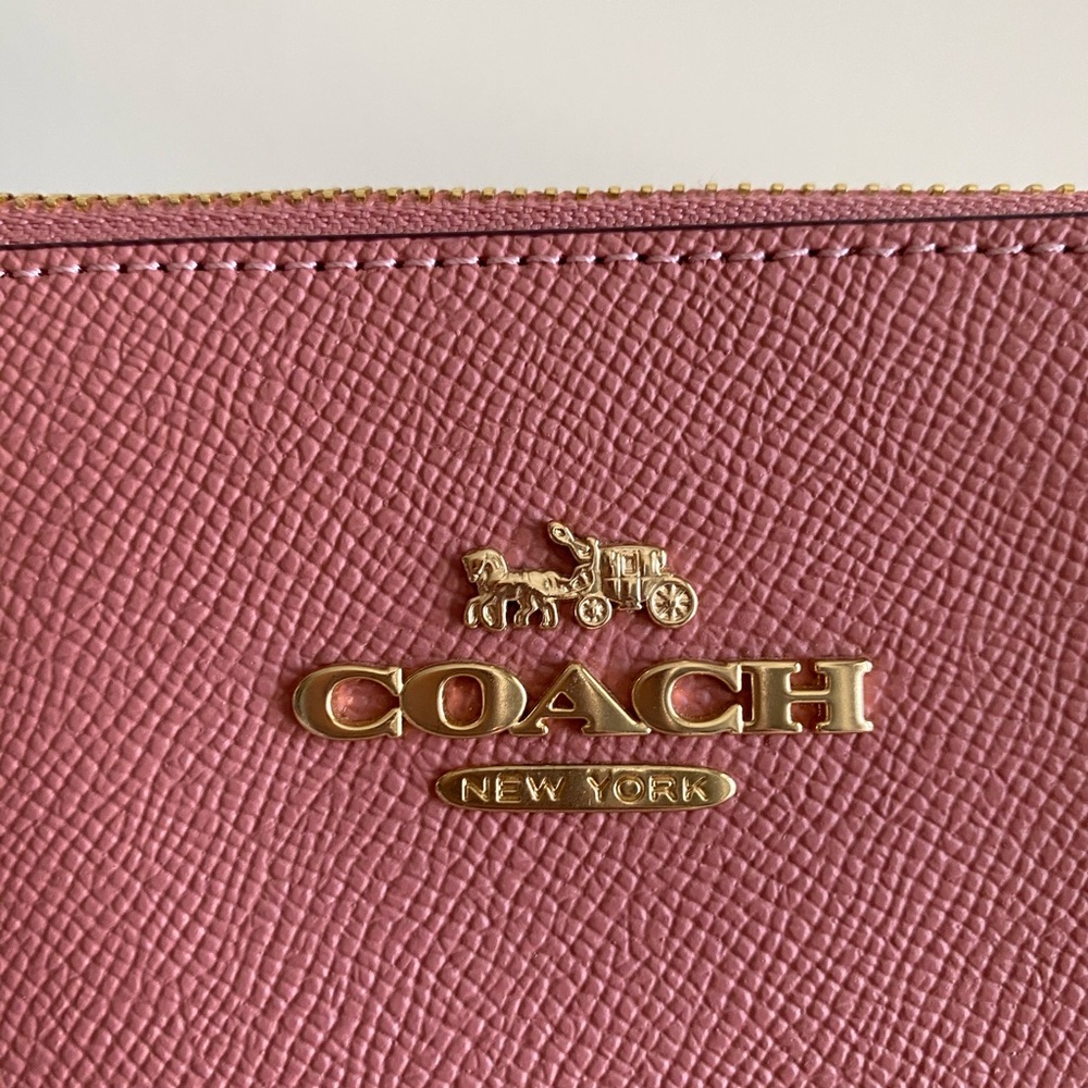 Coach - Picture 14 of 14